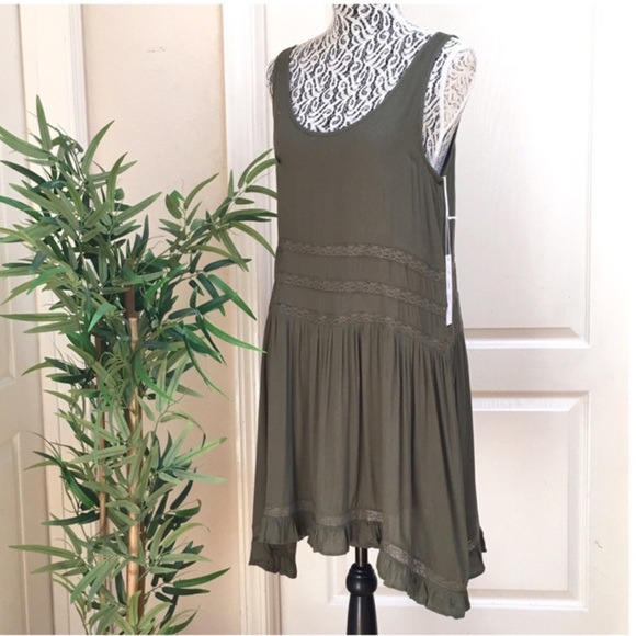 ON THE ROAD Ruffled Asymmetrical Lace Trim Sleeveless Cami Slip Mini
Dress - Picture 4 of 5